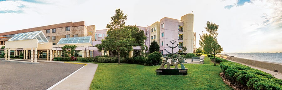 Menorah Center Foto horizontal de la vista del exterior de Menorah Center de día