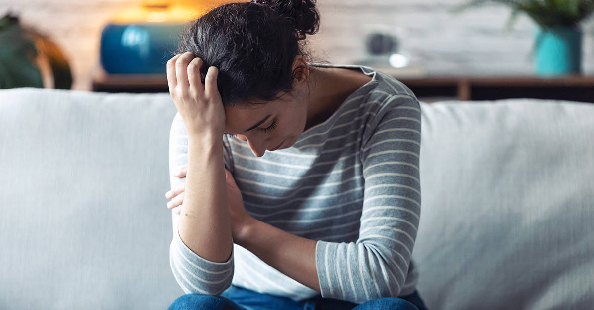 Mujer intentando comprender sus sentimientos