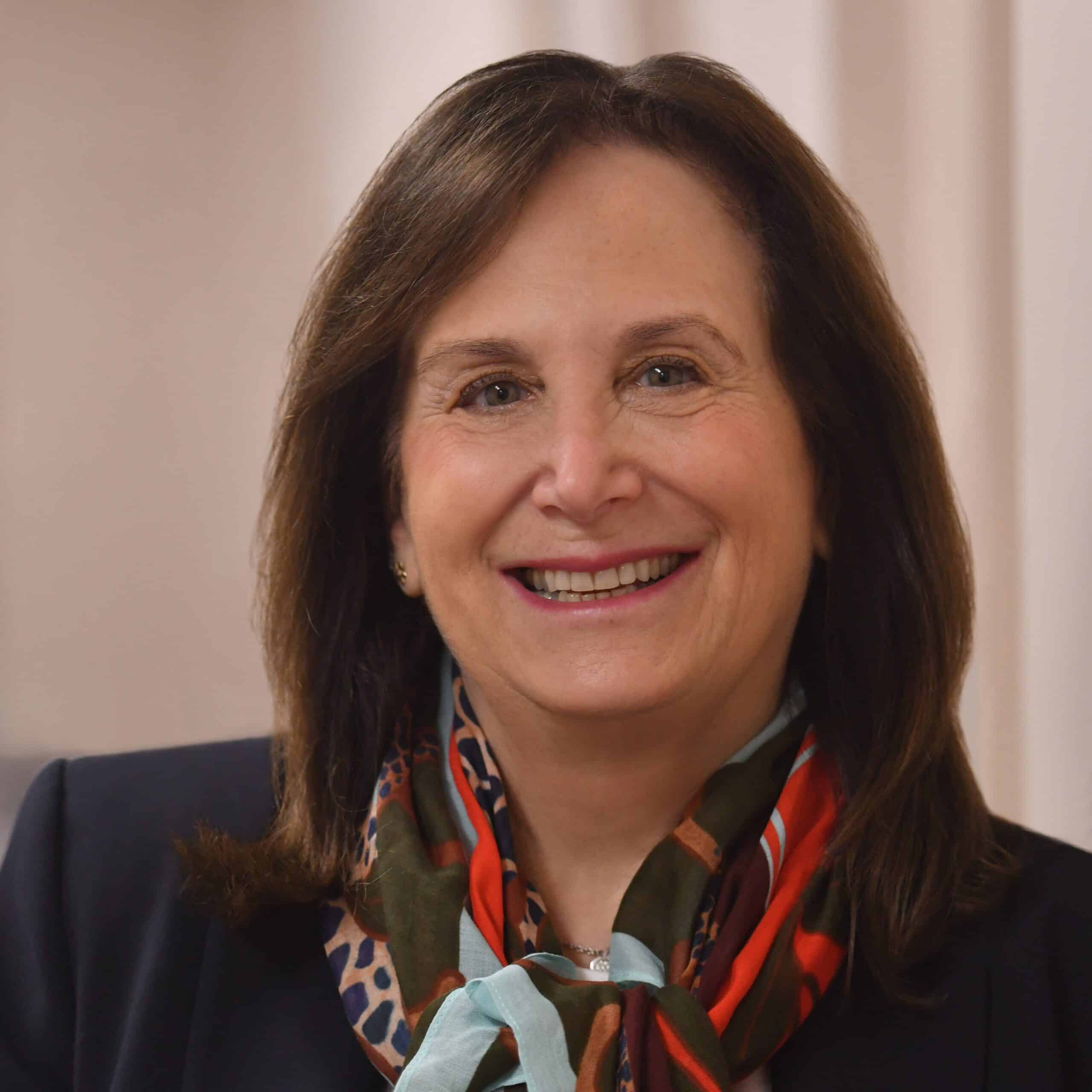 Linda-Schur-Scalettar_Chief-Development-Officer-of-MJHS-Foundation_May-2023_Cropped Linda Schur Scalettar, directora de Desarrollo, Fundación MJHS